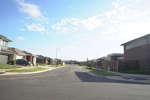 Brand New 4 Bedrooms House - Darwin Holiday 1