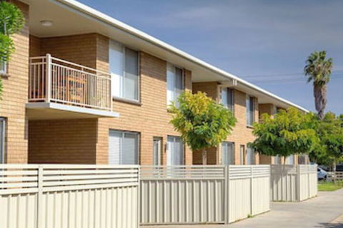 The Executive - Central & Sophisticated - Darwin Holiday 0