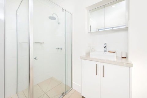 Sleeping In Style Central & Sophisticated - Darwin Holiday 3