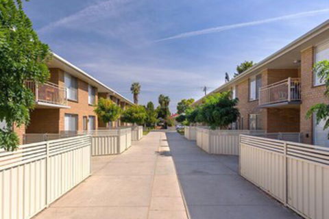 The Manhattan Central & Sophisticated - Darwin Holiday 1