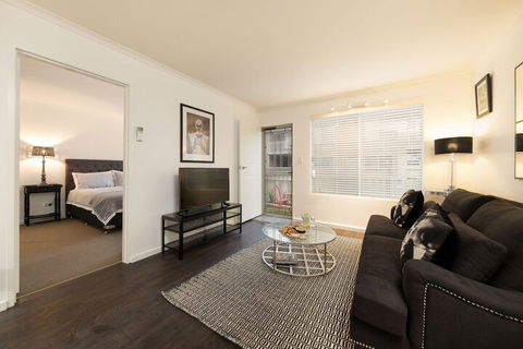 The Manhattan Central & Sophisticated - Darwin Holiday 3