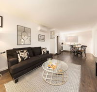 The Manhattan Central  Sophisticated - Darwin Holiday