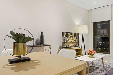 New 2 Bedroom Apt Minutes Walking To Darling Harbour - Darwin Holiday 2