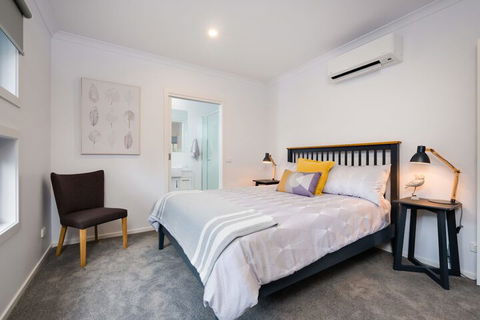 Albury Yalandra Apartment 1 - Darwin Holiday 2