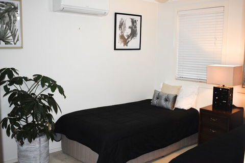 Large House With Pool - Darwin Holiday 6