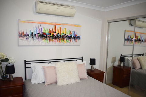 Large House With Pool - Darwin Holiday 2