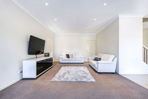 Large House With Pool - Darwin Holiday 5