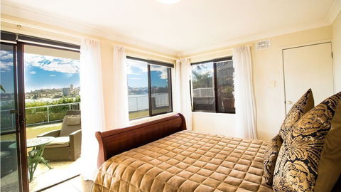 Waterfront On Manly Harbour - Darwin Holiday 1