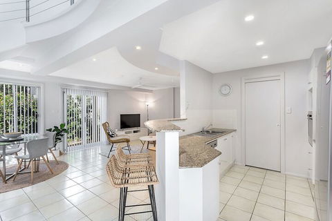 Sandcastles 1 / 8 Ala Moana Way - Darwin Holiday 6