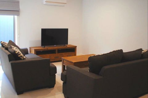 Doze On Green Accommodation Wangaratta - Darwin Holiday 2