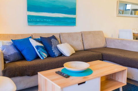 Stylish Apartment Near Airport & Station - Darwin Holiday 4