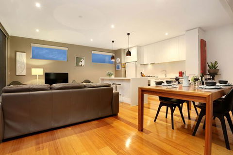 Essendon Sub Penthouse On Napier - Darwin Holiday 3