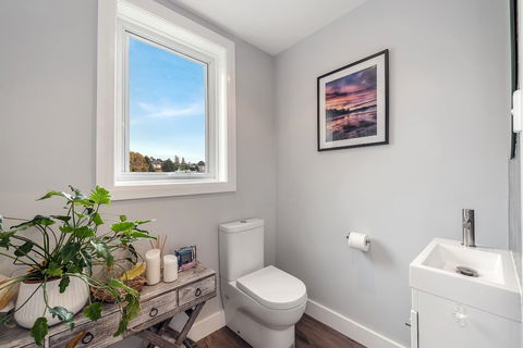 City Retreat Hobart - Darwin Holiday 4