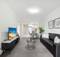 Modern Luxury Apartment Walking Distance to Train Station - Darwin Holiday