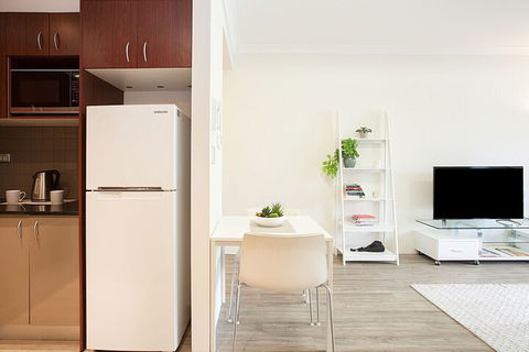 Urban Rest The Elizabeth 1 Bed - Darwin Holiday 2