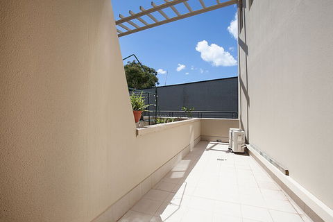 Urban Rest The Young - Darwin Holiday 1