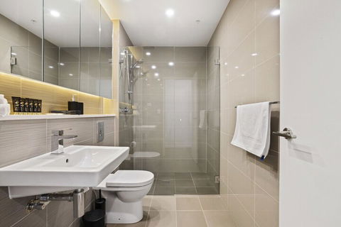 HomeHotel Waterside Luxury & New Residences - Darwin Holiday 4