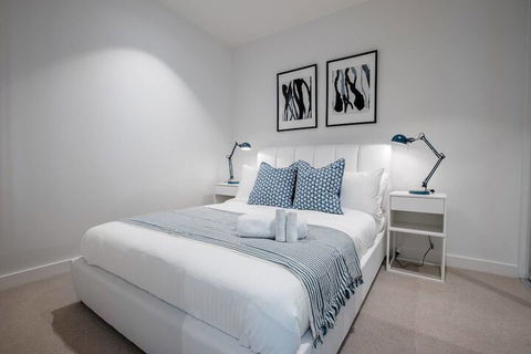 42 Blue Muses - Darwin Holiday 1