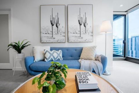 42 Blue Muses - Darwin Holiday 0