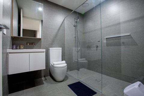 106 Modern Prestige 3 Storey New Establishment - Darwin Holiday 6