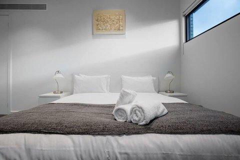 106 Modern Prestige 3 Storey New Establishment - Darwin Holiday 7