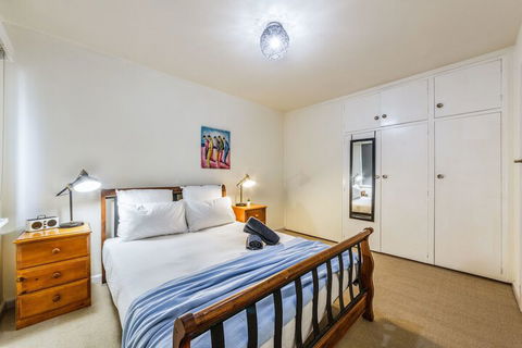 2 Bed Apartment Netflix Close To Train - Darwin Holiday 4