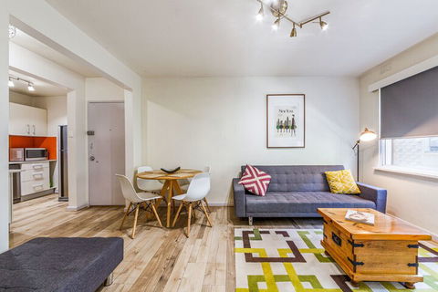 2 Bed Apartment Netflix Close To Train - Darwin Holiday 3