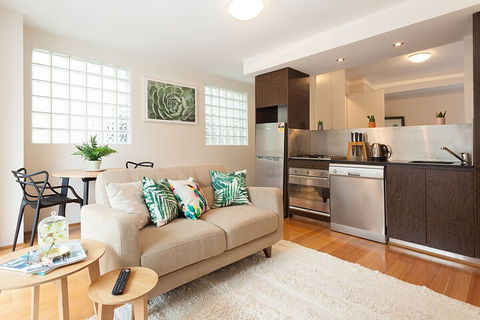 Urban Rest The Brumby - Darwin Holiday 1