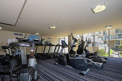 Spacious 1-Bedroom Apartment With Parking - Darwin Holiday 6