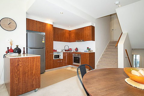 Spacious 1-Bedroom Apartment With Parking - Darwin Holiday 5