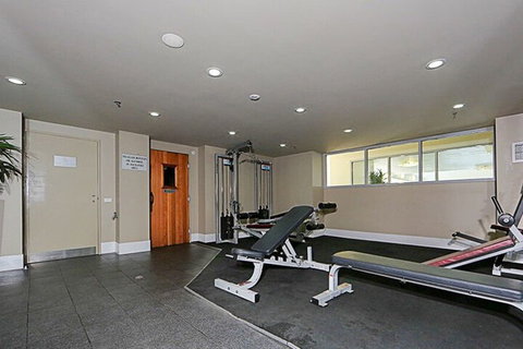 Spacious 1-Bedroom Apartment With Parking - Darwin Holiday 7