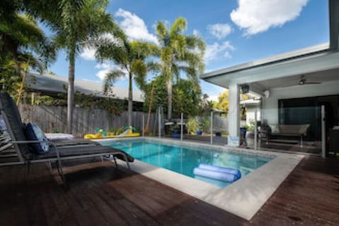 Beach Bliss Queen Bed BBQ Pool Netflix - Darwin Holiday 0