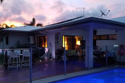 Beach Bliss Queen Bed BBQ Pool Netflix - Darwin Holiday 1