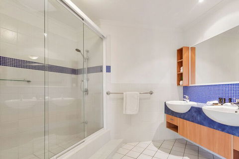 EXCLUSIVE OCEAN VIEW PENTHOUSE On MARINE PARADE - Darwin Holiday 1