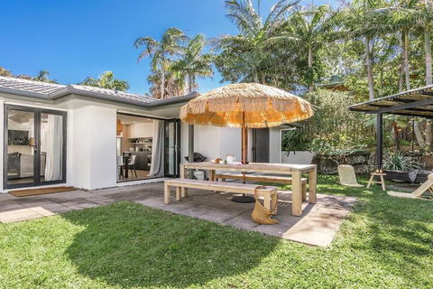 The Den - Darwin Holiday 1