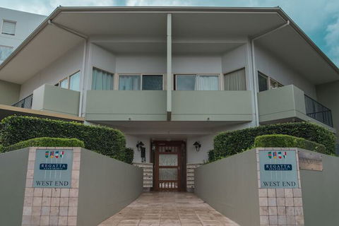 Absolute Riverfront One Bedroom Apartment - Darwin Holiday 1