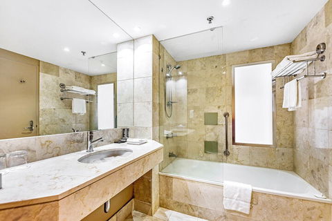 Private Apartment In The Heart Of Surfers Paradise - Darwin Holiday 5