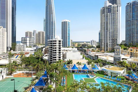 Private Apartment In The Heart Of Surfers Paradise - Darwin Holiday 1