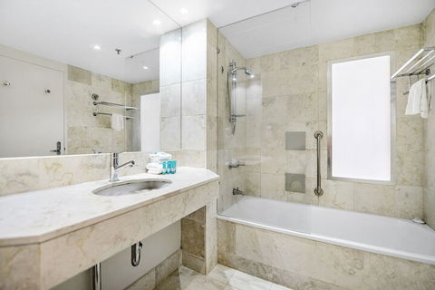 Private Apartment In The Heart Of Surfers Paradise - Darwin Holiday 7