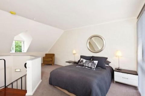 Spacious City 2 BR House Fit 6 PP - Darwin Holiday 2