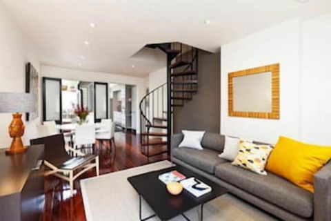 Spacious City 2 BR House Fit 6 PP - Darwin Holiday 0
