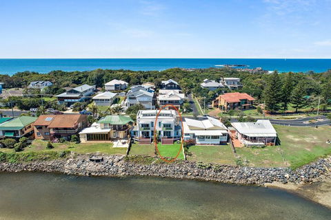 Nosie 1 Sawtell NSW - Darwin Holiday 1