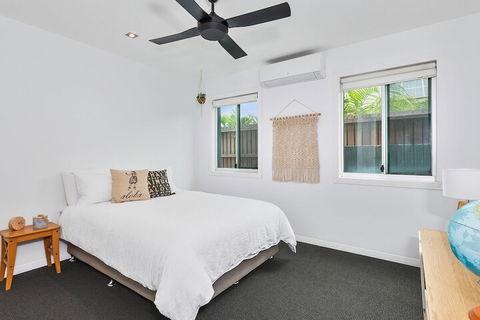 White Wash On She Oak - Darwin Holiday 3