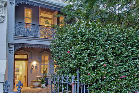 Luxury 3 Bed Terrace House Close To Sydney CBD - Darwin Holiday 1