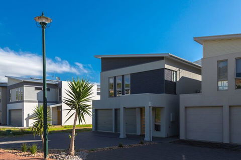 Time Away 50 Turnberry Drive - Darwin Holiday 1