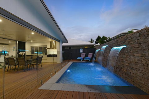 89 At The Edge - Darwin Holiday 2