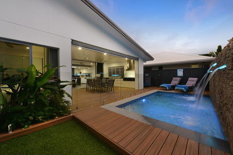 89 At The Edge - Darwin Holiday 6