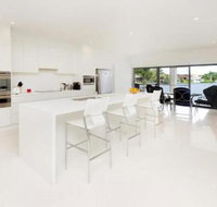 Serenity Beauty on the water - Darwin Holiday