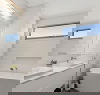 Pukeko Beach House - Darwin Holiday