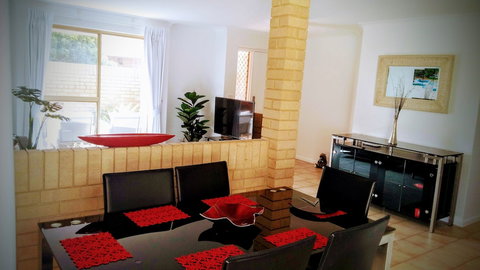 Camelias Boutique Cottage In Dianella - Darwin Holiday 4